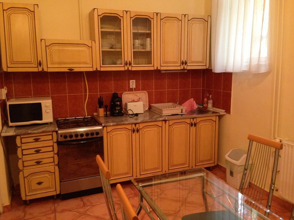 Peterfia Apartman Debrecen Exterior photo