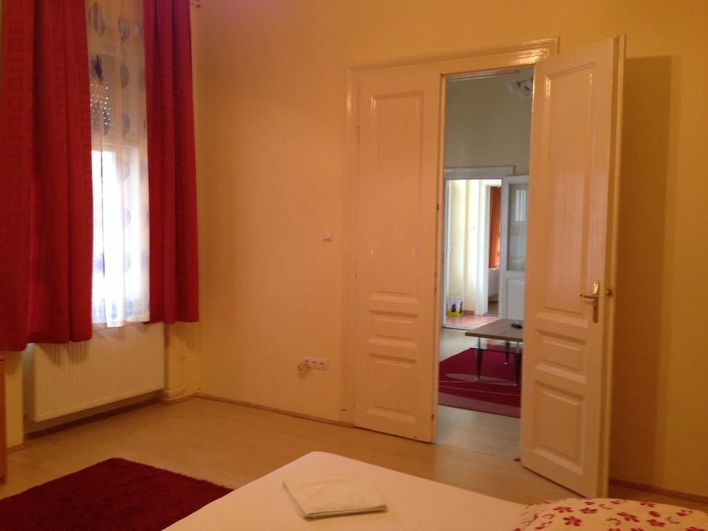 Peterfia Apartman Debrecen Exterior photo