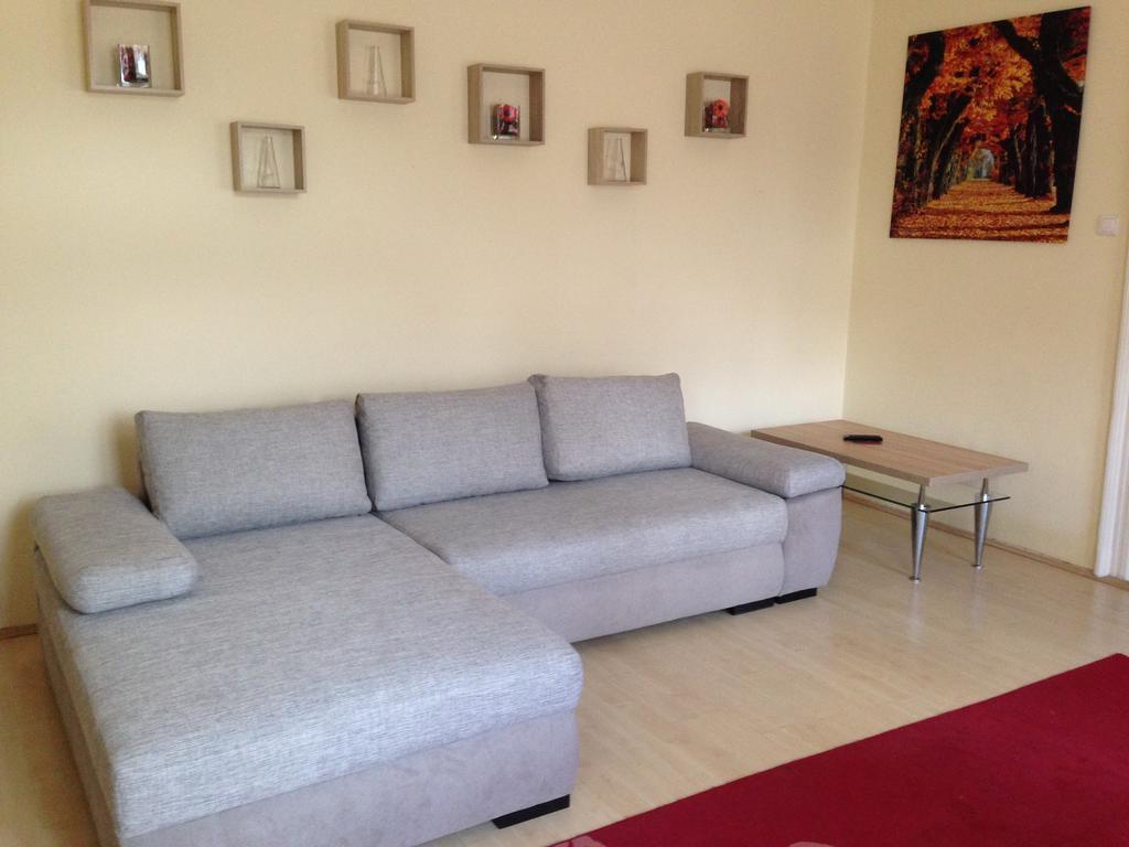 Peterfia Apartman Debrecen Exterior photo